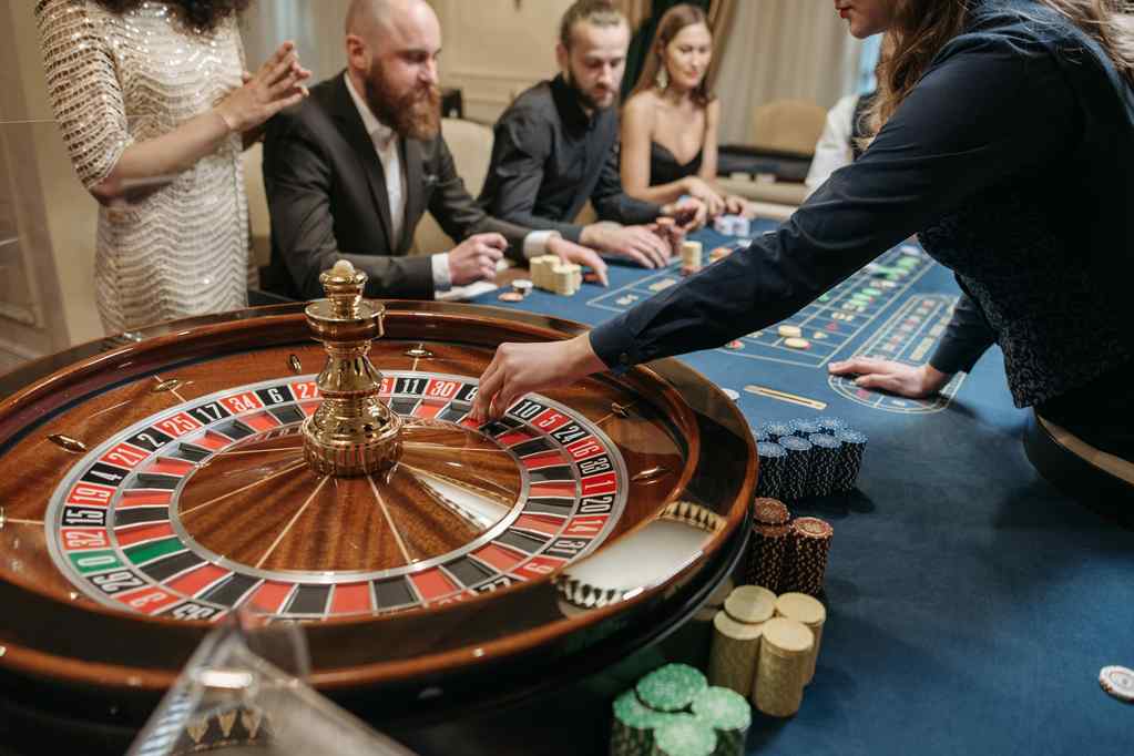 Casinos en ligne vs Casinos terrestres : Quelles sont les réelles différences ? Casinos en ligne vs Casinos terrestres : Quelles sont les réelles différences ?